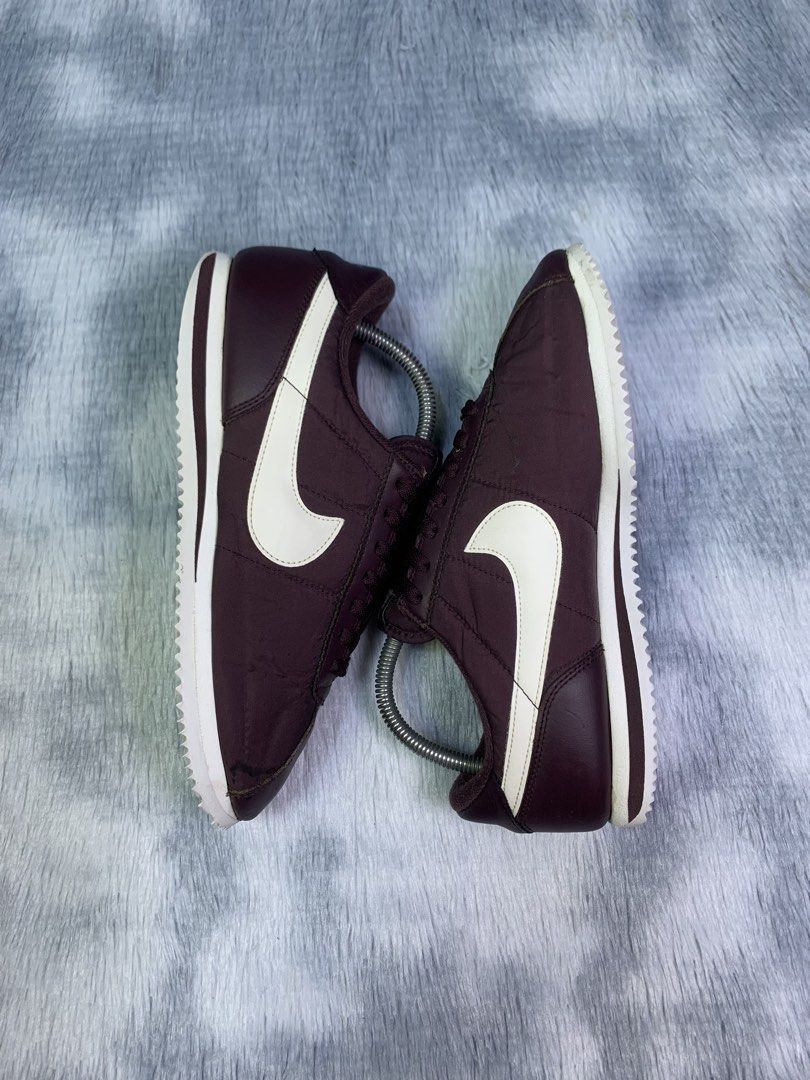 NIKE CORTEZ BASIC NYLON (Category: Sneakers) located in Quezon City. Submitted by shooz.kartel (Listing ID 1460856532, Image 2). Description: For sale only‼️ NIKE CORTEZ BASIC NYLON MAROON Excellent condition Issue very minimal sign of usage only Size 8 mens 9.5 womens on tag 41 euro 26.5 cm 1350 + sf only Legit/Authentic 💯 Pm for fast transact! 📩 Can do ship nationwide MOP: paymaya, bank transfer or gcash Location: Metro manila.