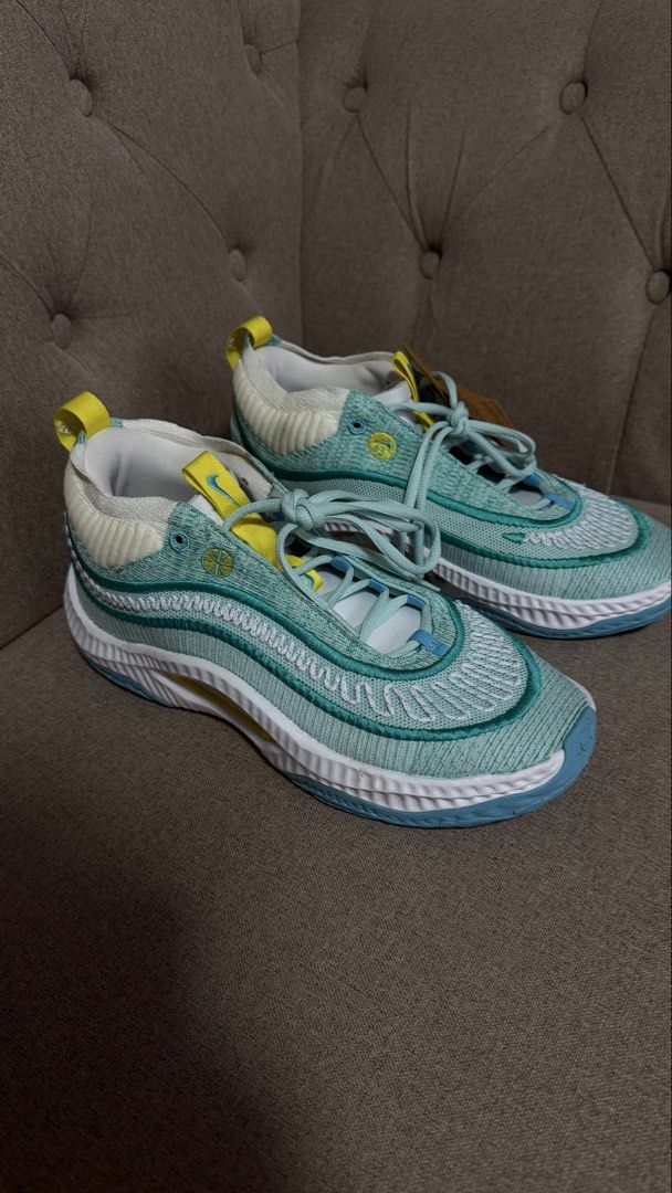 Nike Cosmic Unity 3 (Category: Sneakers) located in Makati City. Submitted by ray_sells (Listing ID 1460785368, Image 1). Description: - What you see is what you get. - Reason for selling: Decluttering. This shoe was given to my Dad from Dubai, you may check first if it's legit. I'm not sure also..