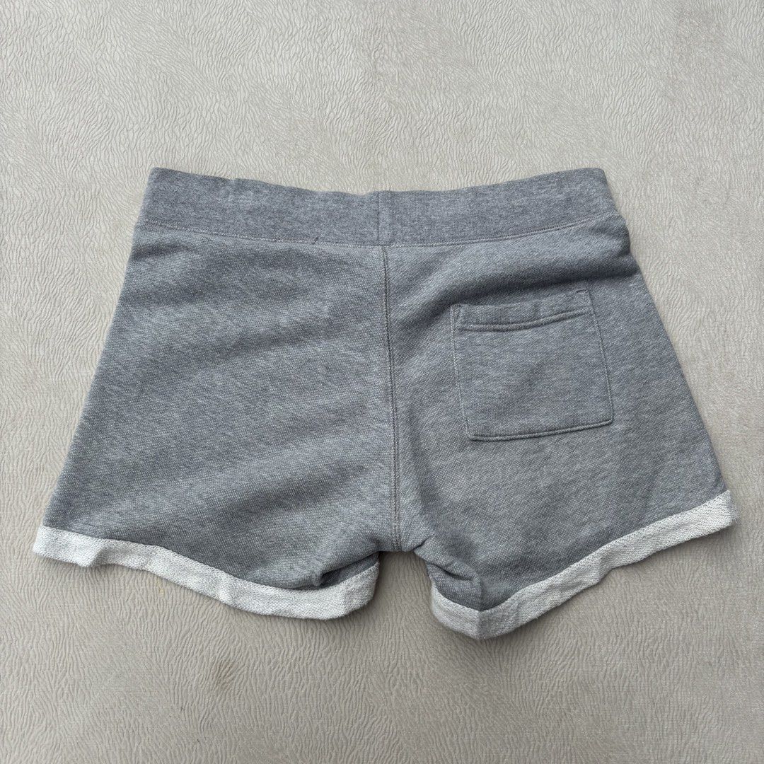 Nike Cotton Shorts (Category: Shorts) located in Baybay. Submitted by thrift.ed2023 (Listing ID 1460718232, Image 2). Description: Nike Cotton Short 28” to 32” Waistline Stretchable No Issue Need Wash Good as New.