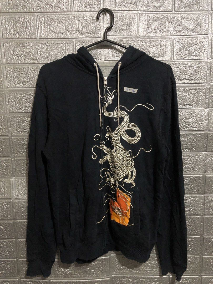 Nike Dragon Theme Hoodie (Category: Hoodies) located in Manila. Submitted by raremountain00 (Listing ID 1460902704, Image 1). Description: Authentic Excellent condition No issue.