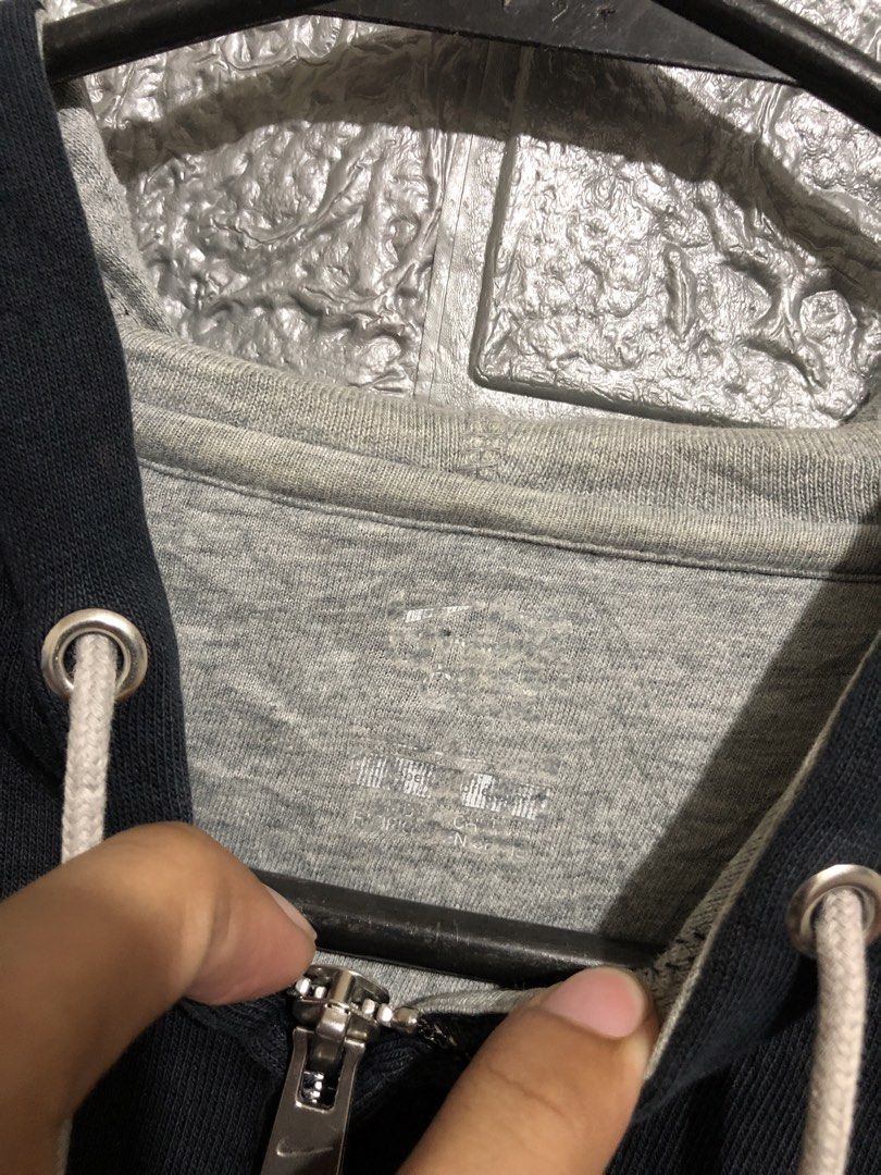 Nike Dragon Theme Hoodie (Category: Hoodies) located in Manila. Submitted by raremountain00 (Listing ID 1460902704, Image 3). Description: Authentic Excellent condition No issue.