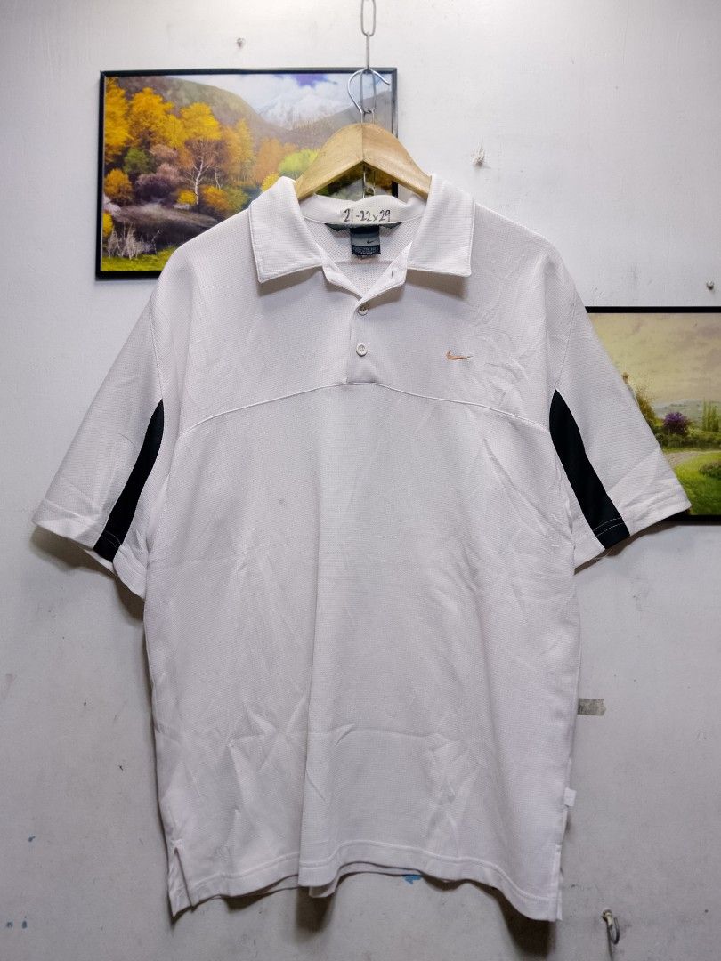 Nike dri fit polo (Category: Tshirts & Polo Shirts ) located in Valenzuela. Submitted by joshwrldselection (Listing ID 1460764773, Image 1). Description: large - xl excellent condition need wash only thrift..