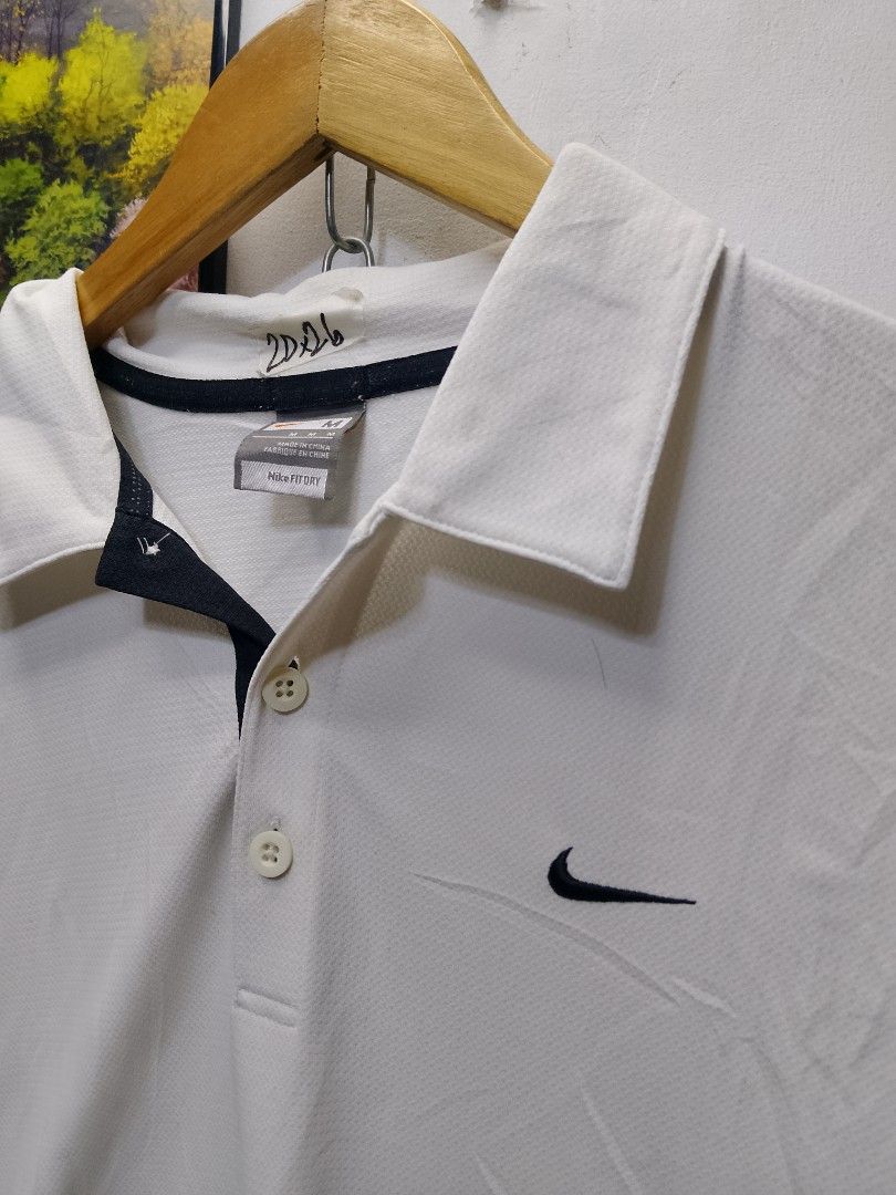 Nike dri fit polo (Category: Tshirts & Polo Shirts ) located in Valenzuela. Submitted by joshwrldselection (Listing ID 1460765447, Image 2). Description: small - medium excellent condition need wash only thrift..