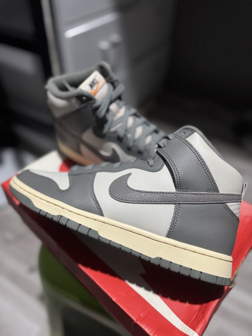 Nike Dunk High Vintage Light Bone (Category: Sneakers) located in Calamba. Submitted by snkrsm (Listing ID 1460882495, Image 1). Description: For Sale NIKE DUNK HIGH VINTAGE LIGHTBONE Brand New Size 9 Calamba laguna .