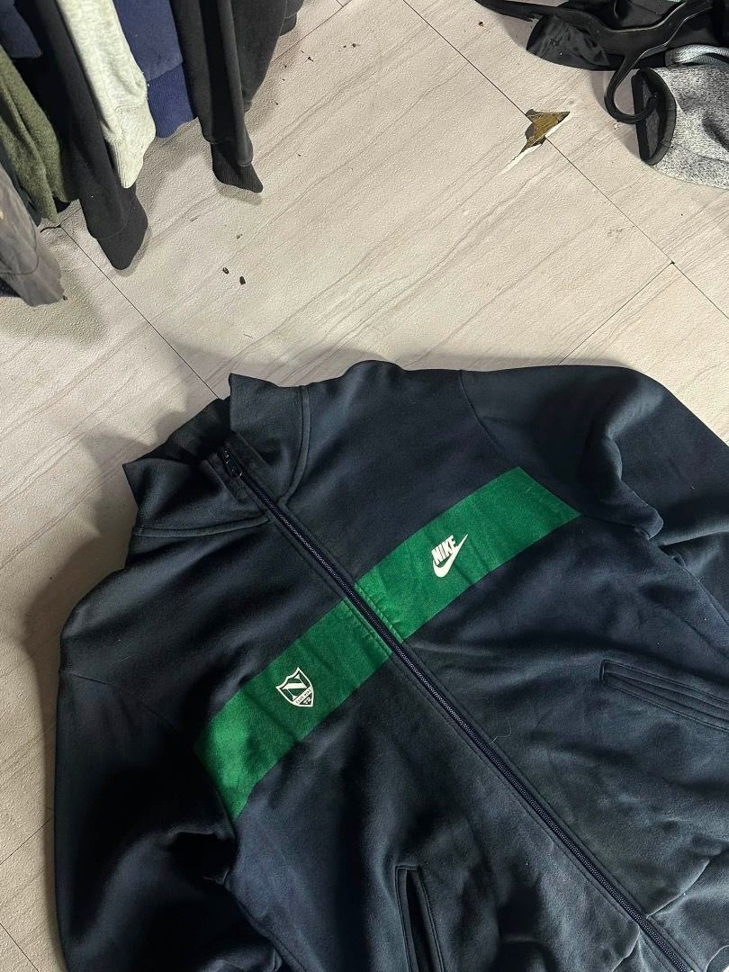 Nike full zip (Category: Coats, Jackets and Outerwear) located in Manila. Submitted by nb_thriftshop (Listing ID 1460899451, Image 2). Description: halfzip , n1ke long sleeve 27 length 22.5 width medium to large no issue need wash .