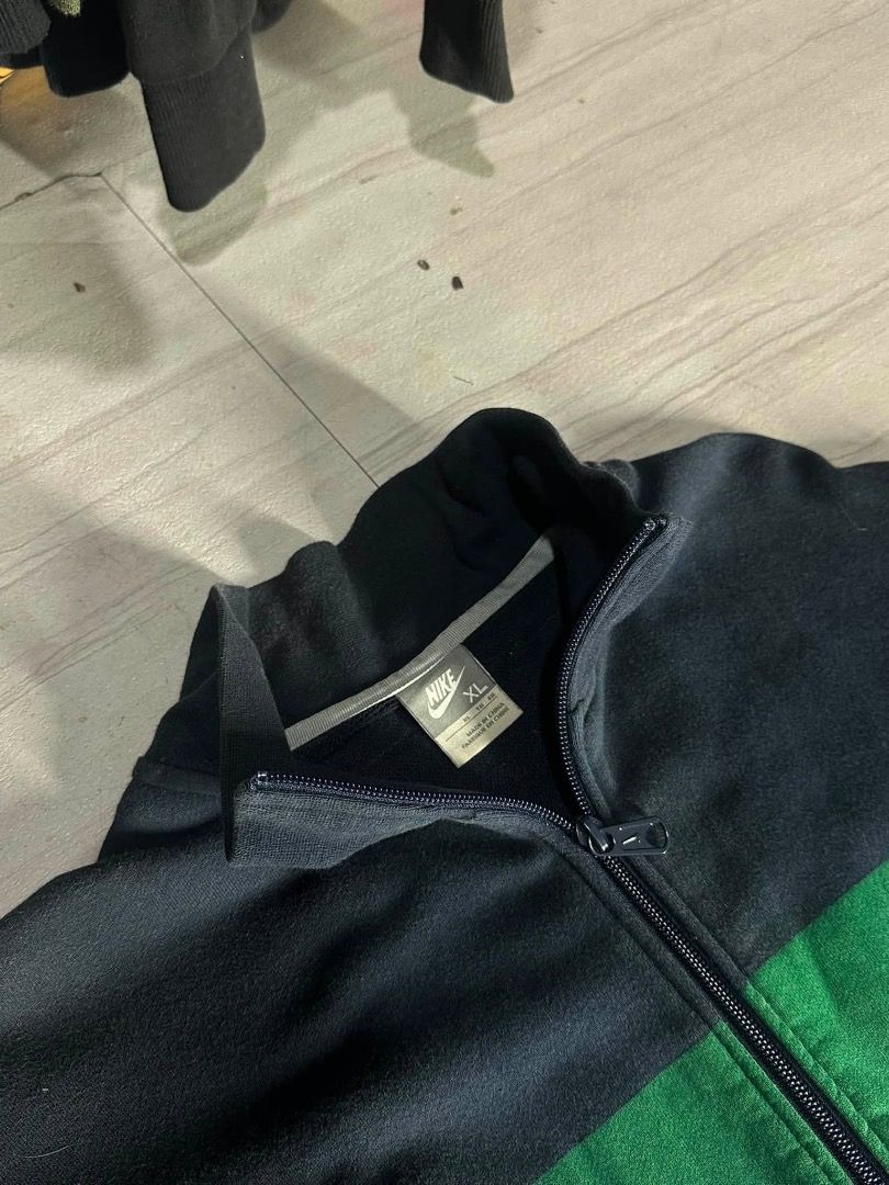 Nike full zip (Category: Coats, Jackets and Outerwear) located in Manila. Submitted by nb_thriftshop (Listing ID 1460899451, Image 3). Description: halfzip , n1ke long sleeve 27 length 22.5 width medium to large no issue need wash .