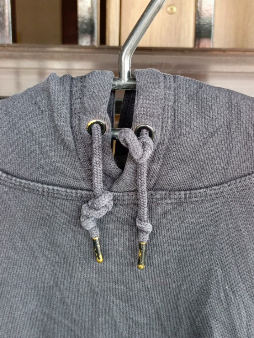 Nike Hoodie (Category: Coats, Jackets and Outerwear) located in Davao. Submitted by karlito. (Listing ID 1460769313, Image 2). Description: Width 24 Length 26 issue minimal sun fade Excellent condition cokoe rate 9/10.