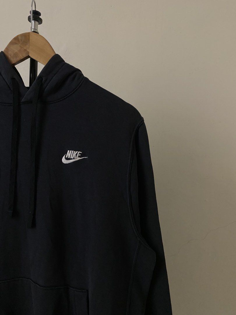 Nike hoodie (Category: Coats, Jackets and Outerwear) located in Marikina City. Submitted by andreioruga (Listing ID 1460794280, Image 2). Description: Size: small W 22 | L 25.5 | SL 24.5 color rate: 9.5/10 issue: see last 2 pics, scratch and 2pinhole (not noticeable) condition: good dm condition: .