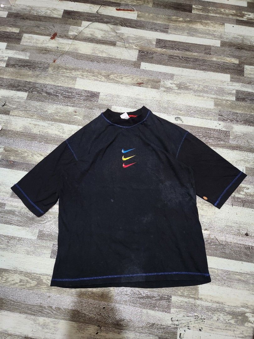 Nike Mid Swoosh with back print (Category: Tshirts & Polo Shirts ) located in Manila. Submitted by jaxxhaven_ (Listing ID 1460914428, Image 3). Description: off/legit no washtag 22.5x28 best fit large -small bleach stain, whitish part need wash (check pic for reference).