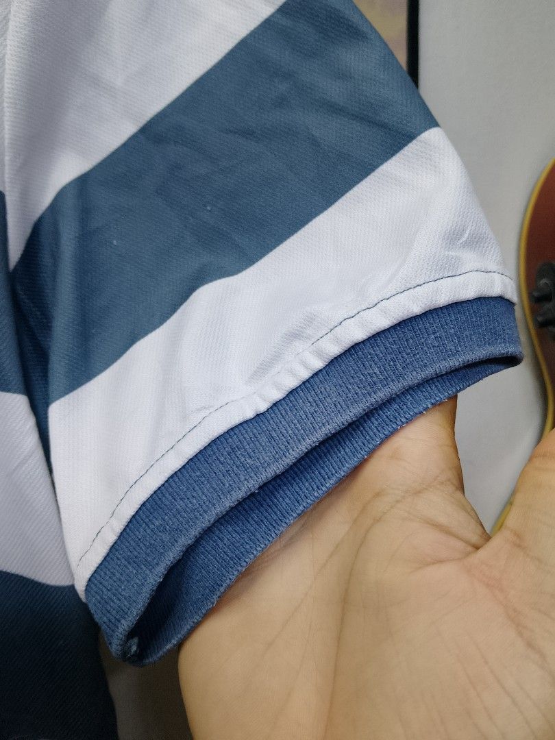 Nike polo shirt (Category: Tshirts & Polo Shirts ) located in Valenzuela. Submitted by joshwrldselection (Listing ID 1460775020, Image 3). Description: medium - large very good condition check pics for issues thrift..