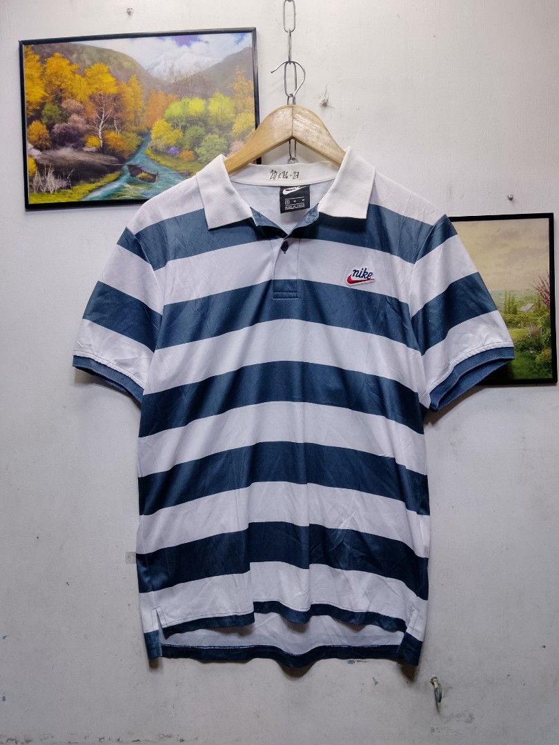 Nike polo shirt (Category: Tshirts & Polo Shirts ) located in Valenzuela. Submitted by joshwrldselection (Listing ID 1460775020, Image 1). Description: medium - large very good condition check pics for issues thrift..