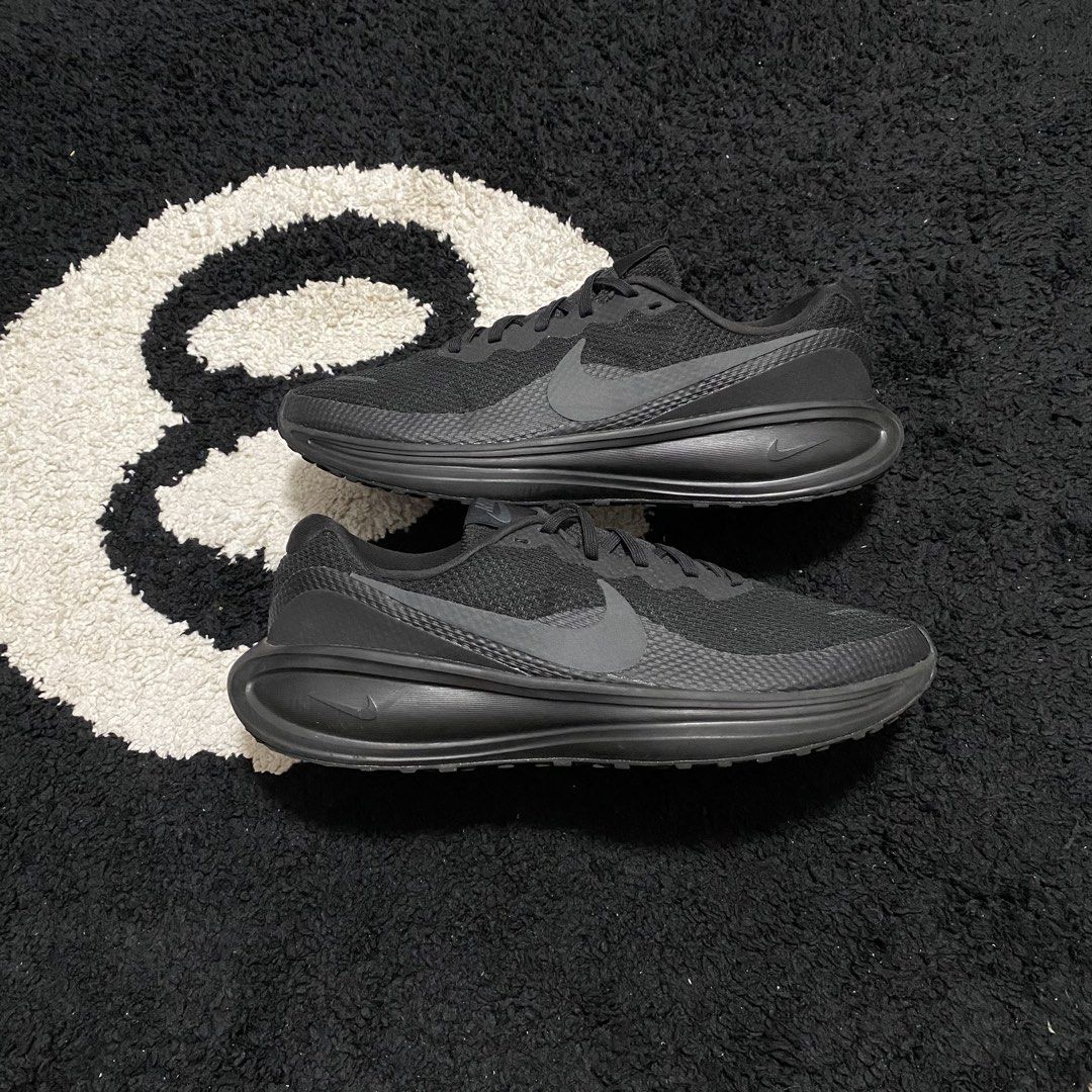 Nike Revolution 8 (Category: Sneakers) located in Danao, Cebu. Submitted by sneaks_cebu (Listing ID 1460913719, Image 1). Description: Nike Revolution 8 Size 9.5us 27.5cm -mesh issue Php 1,150.