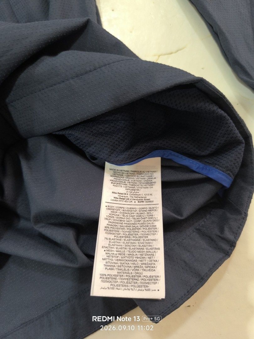 Nike Running Windbreaker Packable 🔥 (Category: Coats, Jackets and Outerwear) located in Maragondon. Submitted by jayharvey66 (Listing ID 1460737864, Image 3). Description: No issues 😃 Super nice in actual 😉.