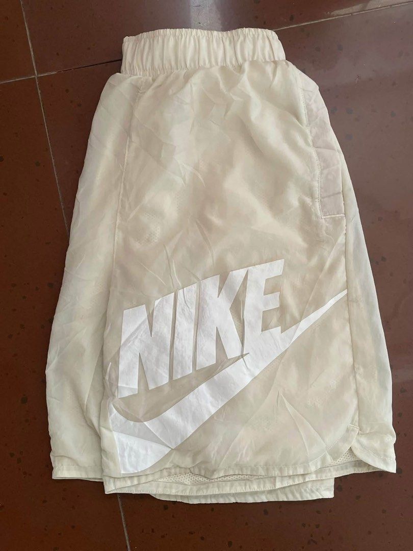 NIKE SHORT (Category: Shorts) located in Sagbayan (Borja). Submitted by cocolemonade12 (Listing ID 1460800057, Image 2). Description: -youth size -excellent condition -no issue -dimes 16x19.