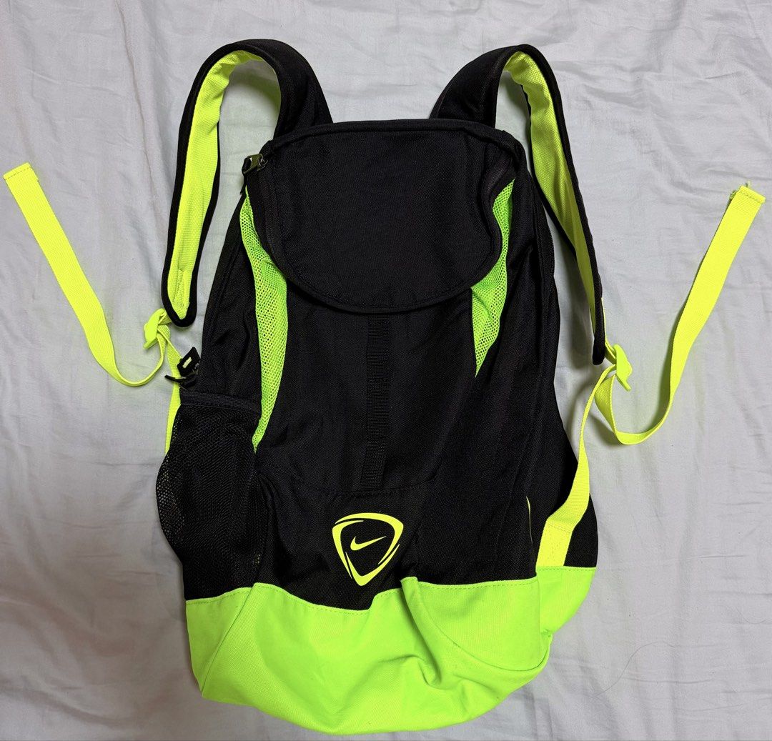 Nike Soccer Shield Compact Backpack 🎒⚽ (Category: Backpacks) located in Paranaque City. Submitted by saveurdelalumiere (Listing ID 1460756672, Image 1). Description: Brand: Nike Model: Soccer Shield Compact Backpack Colorway: Black / Volt (Neon Green) Features: Main compartment with top zip access Front Nike Shield emblem logo Water-resistant bottom panel for ground protection Padded ergonomic shoulder straps and back panel with embossed Nike br