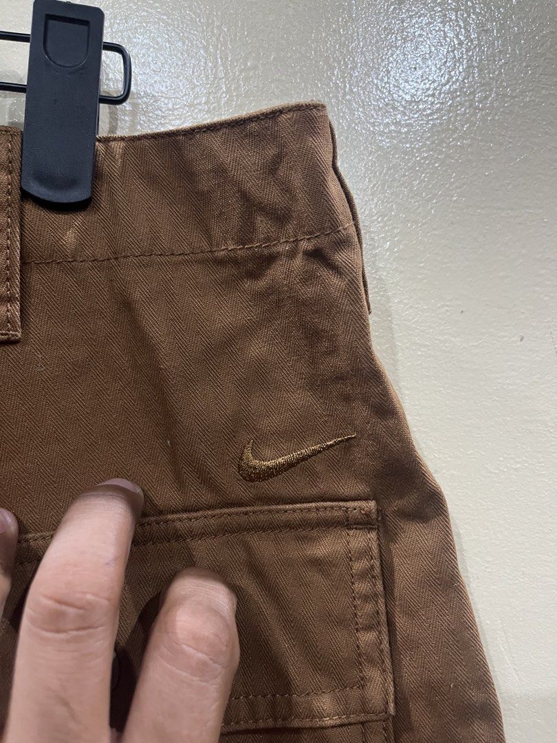 Nike Straight Cut Trousers/Brown / Size 32 (Category: Jeans) located in Camalaniugan. Submitted by anarchymonopoly052128 (Listing ID 1460914765, Image 3). Description: Waistline : 32 Inches Length: 39 Inches Thigh: 14.2 Inches Bottom Hem: 8 Inches .