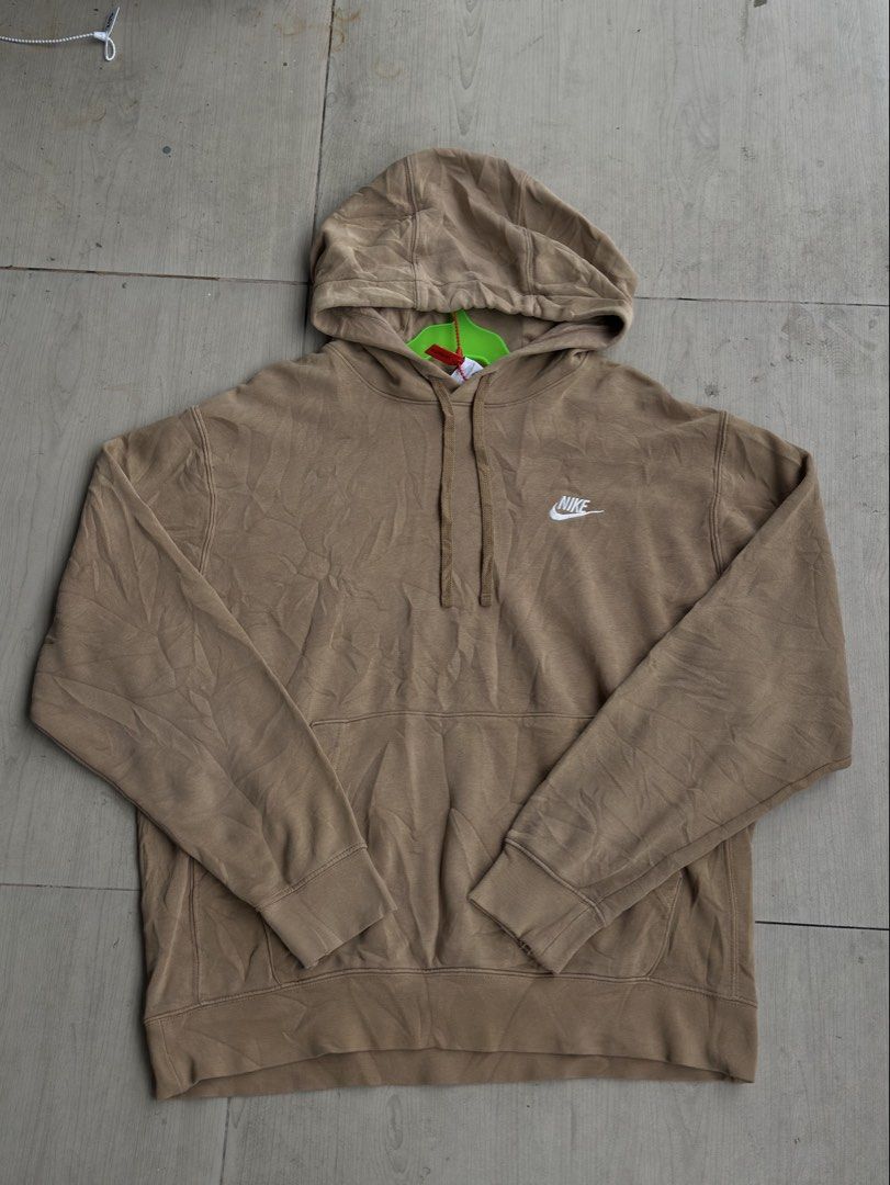 Nike Tan Hoodie Sweatshirt Pullover Size XL (Category: Coats, Jackets and Outerwear) located in Cavite. Submitted by remcadzzz (Listing ID 1460762741, Image 1). Description: - Nike Hoodie - Color: Tan - Size: XL Best fit L To XL - Material: 80% Cotton, 20% Polyester - Features: Simple Nike logo on chest, kangaroo pocket, drawstring hood - Perfect for casual wear - Made in China - 23x27 - No issue.