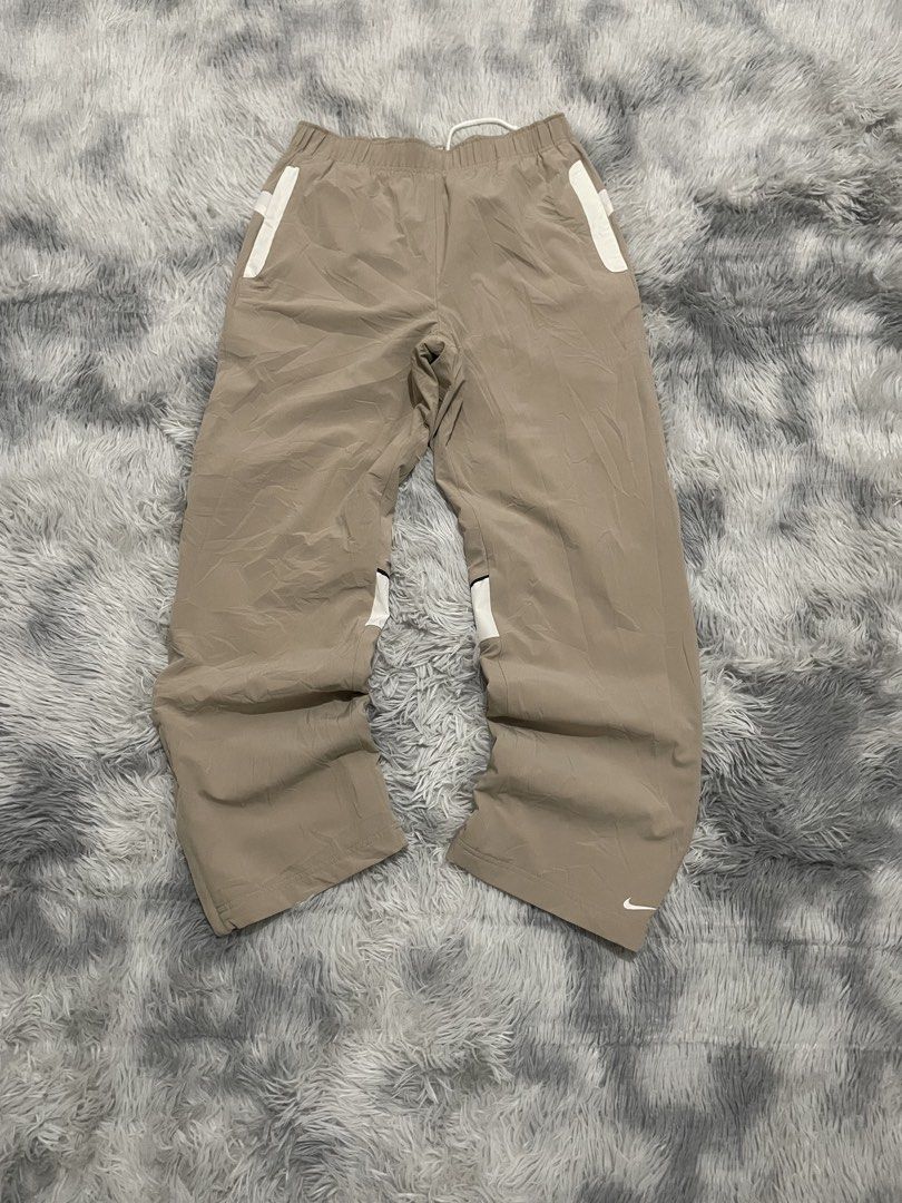 nike track pants (Category: Joggers) located in Manila. Submitted by thrift_by_tons08 (Listing ID 1460883875, Image 1). Description: NIKE TRACK PANTS Dimes: Waist: 28 - 34 Length: 41 Leghole: 9 Price: 650 + sf 📍Roxas City, Capiz 5800 🔫 Payment via Gcash 🔫Payment First Policy .