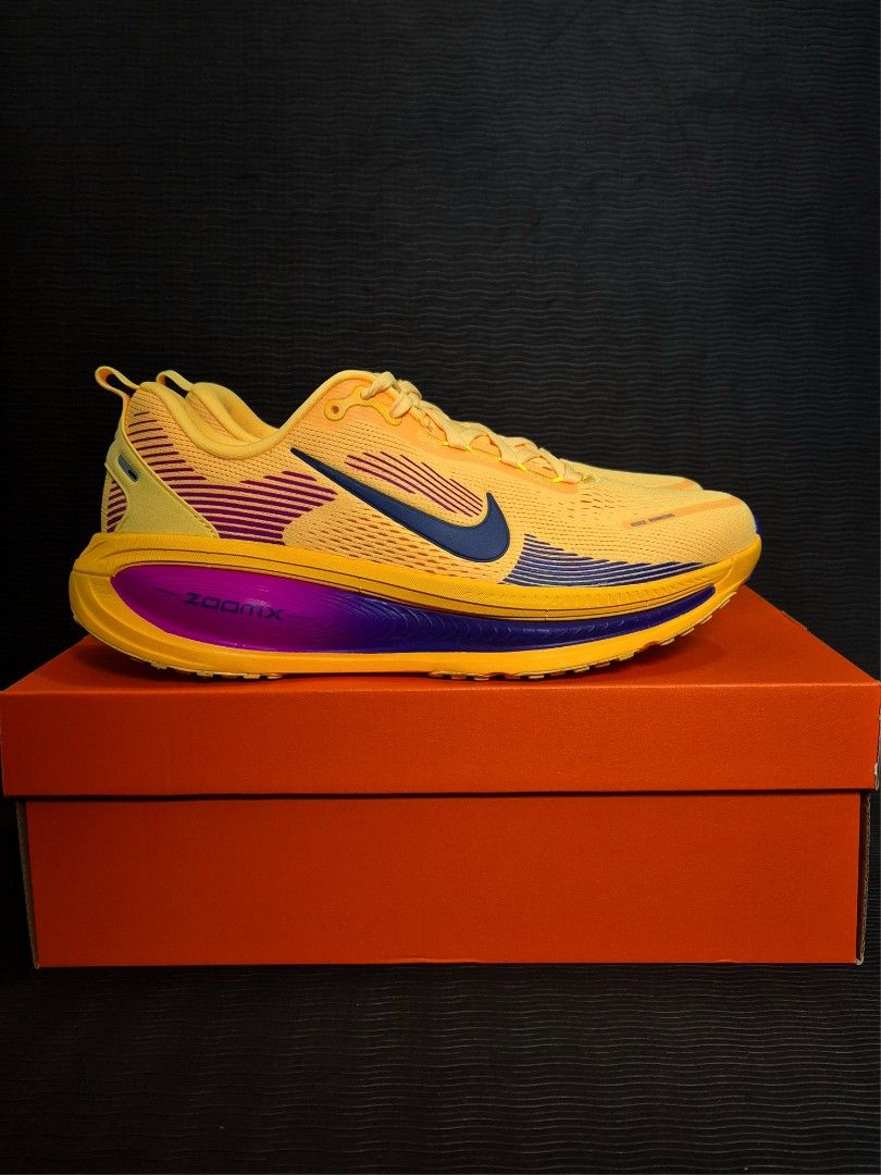 Nike Vomero 18 'Citron Pulse Laser Orange' (Category: Sneakers & Footwear) located in Manila. Submitted by jrtgunao32451 (Listing ID 1460868088, Image 2). Description: ▪︎Php 5,000 - Steal ❗️❗️ (Below SRP Php 8,395) ▪︎Size: 8.5 US | 9 US | 9.5 US | 10.5 US Men's ▪︎Brand new with OG box ▪︎Proof of previous transactions: 📌 Follow us on FB and IG: jjcsoles 📌 ▪︎Mode of Payment: Gcash /BPI /BDO 🚚 Lalamove / LBC (Shipping fee will be shouldered by th