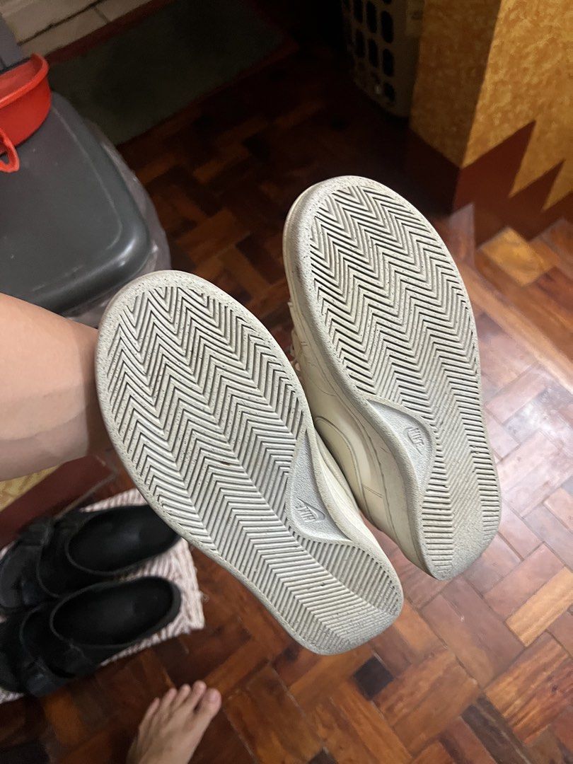 Nike white Sneakers (Category: Sneakers) located in Antipolo. Submitted by jpgsells (Listing ID 1460859641, Image 2). Description: .