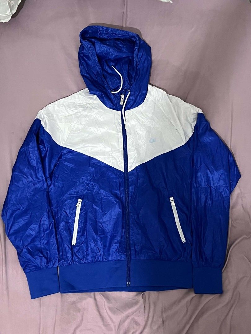 NIKE WINDRUNNER (Category: Activewear) located in Talisay. Submitted by maks2high (Listing ID 1460724730, Image 1). Description: .