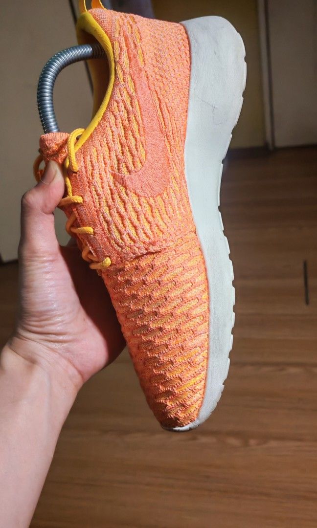 Nike Roshe One Flyknit 'Laser Orange' (Category: Casual Shoes) located in Imus. Submitted by kristiansenalkuino (Listing ID 1460737801, Image 2). Description: Eur 39 on tag but fits on eur 40 to 40.5 Big sizing ang roshe one.