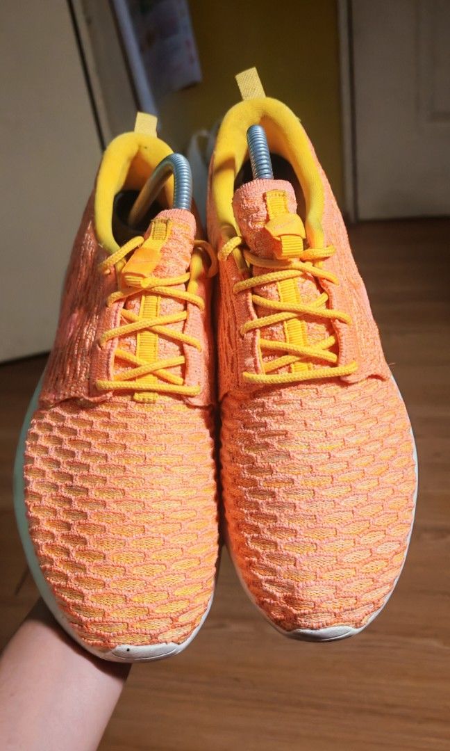 Nike Roshe One Flyknit 'Laser Orange' (Category: Casual Shoes) located in Imus. Submitted by kristiansenalkuino (Listing ID 1460737801, Image 3). Description: Eur 39 on tag but fits on eur 40 to 40.5 Big sizing ang roshe one.