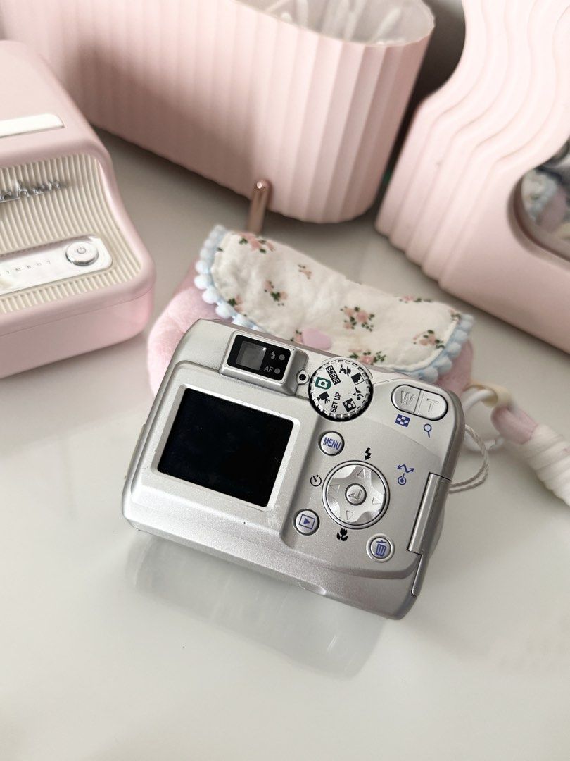 Nikon Coolpix 3200 Digital Camera Silver Digicam (Category: Camera Bags & Carriers) located in Marilao. Submitted by toutlemonde (Listing ID 1460906254, Image 2). Description: - 3.2MP CCD sensor - 3x optical zoom - can take photos/ videos - 9/10 cosmetic condition - uses SD card (not included) - uses double A battery (not included) Issue: no functional issue Inclusions: pouch, troubleshoot card Location: Marilao, Bulacan MOD: J&T / LBC / Meetup (