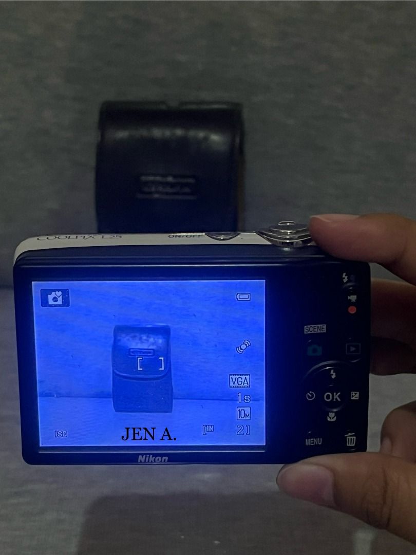 Nikon Coolpix L25 (Category: Cameras) located in Batangas. Submitted by jendelion (Listing ID 1460856221, Image 3). Description: TRENDY AND VINTAGE DIGICAM FOR YOUR EVERYDAY SNAPS! Everything is working, buttons, zoom, etc. HAS minor issue, LCD slightly burn but does not affect the quality of the photos. NOT BLUE SCREEN (it is due to my phone camera). FOR SAMPLE PHOTOS: https://explorecams.com/photos/RBTFRX9si0?model=coolpix-l25.