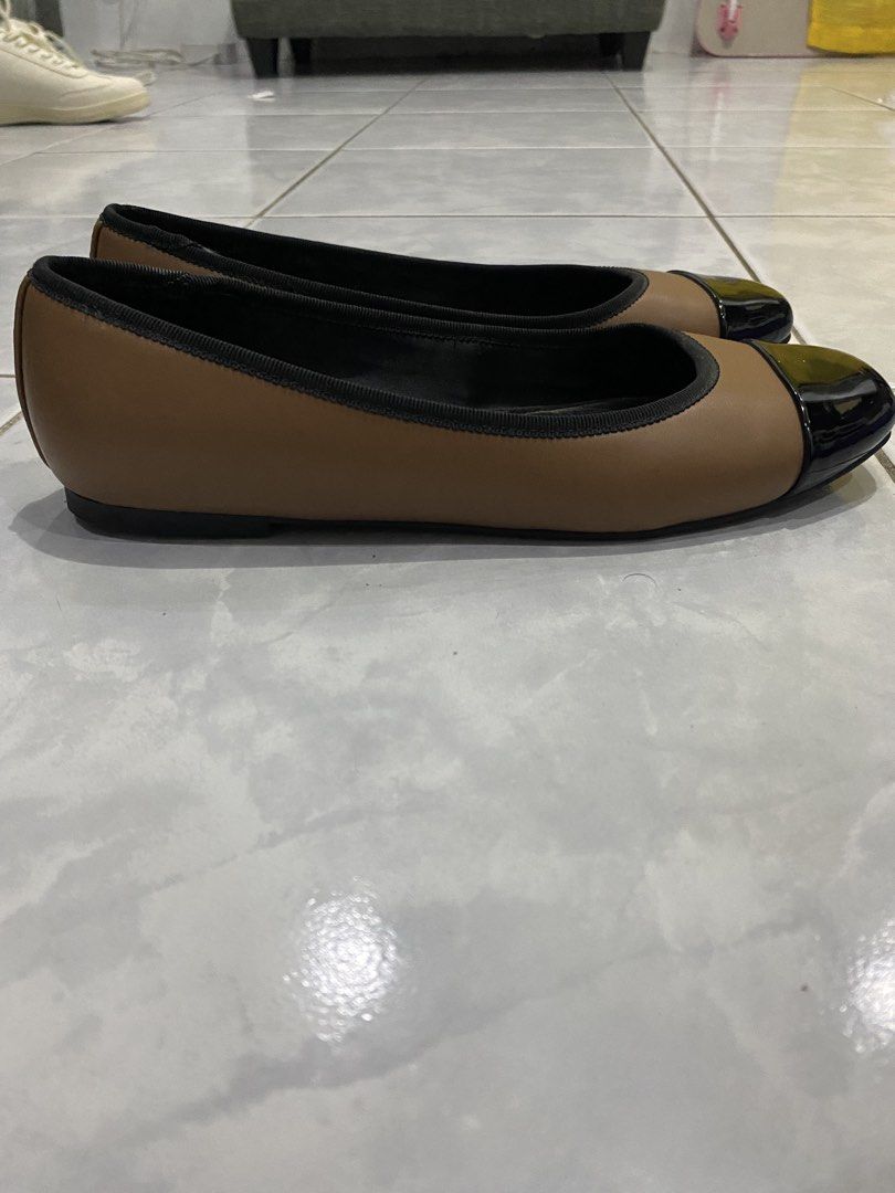 Nine West Brown Cap Toe Ballet Flats (Category: Flats & Sandals) located in Manila. Submitted by elyssedel75237 (Listing ID 1460830148, Image 2). Description: Brand: Nine West - Style: Ballet Flats - Color: Brown - Feature: Black patent cap toe - Closure: Slip-on - Occasion: Casual wear or dressing up - No box, bought in US .