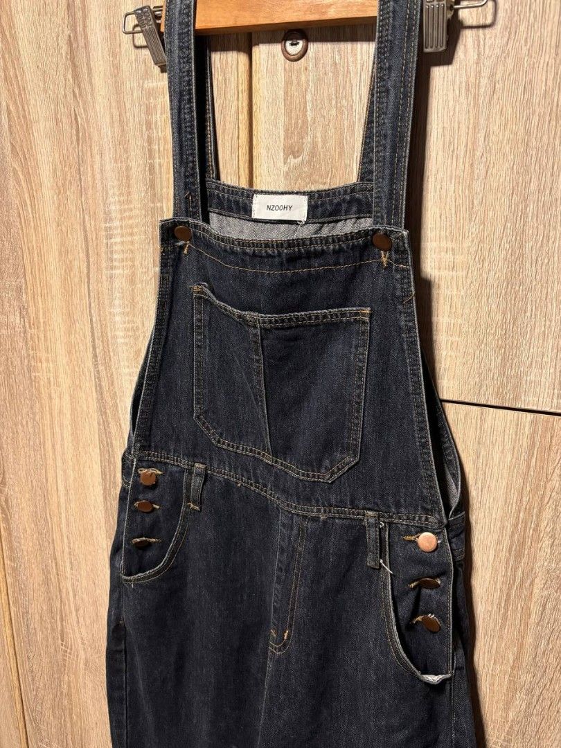 Nzoohy Dark Wash Denim Overalls (Category: Jumpsuits) located in Bacoor. Submitted by elioseo (Listing ID 1460900729, Image 3). Description: size 30 length 41 MOP GCASH MOD J&T.