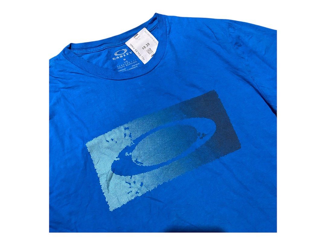 Oakley (Category: Activewear) located in Bacolod City. Submitted by j.kicks21 (Listing ID 1460833046, Image 3). Description: 📌Oakley Tshirt 📌Colorate:9.5/10 📌Dimes:22/28 📌Size: Large on tag 📌Excellent To Asnew 📌Issue: None 📌Price📩 ✅CLICK EACH PHOTO FOR DETAILS 📌Color may vary due to lighting 📌 No rush shipping PAYMENT FIRST POLICY 💸 ➡️ Mode of payment: Gcash.