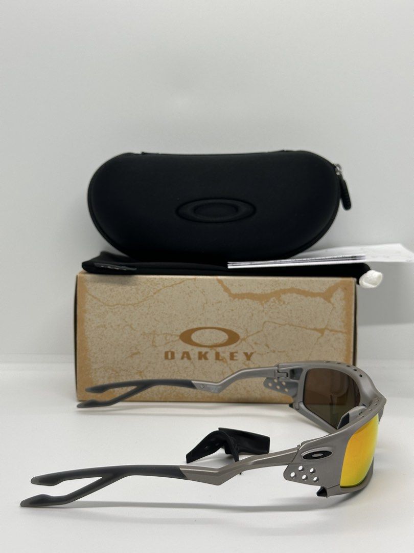 Oakley Plantaris SQ Titanium Prizm Ruby Lens Sunglasses (Category: Sunglasses & Eyewear) located in Manila. Submitted by marslvdr (Listing ID 1460725914, Image 3). Description: 100% Authentic or money back guarantee. Brandnew & Complete Inclusion. Bought From Japan..