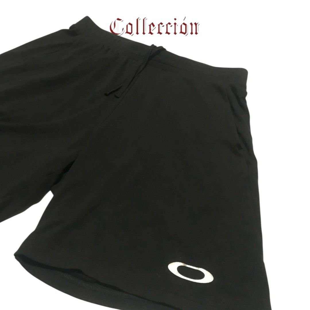 OAKLEY SHORTS LARGE ON TAG (Category: Shorts) located in General Trias. Submitted by colleccion (Listing ID 1460898308, Image 2). Description: .