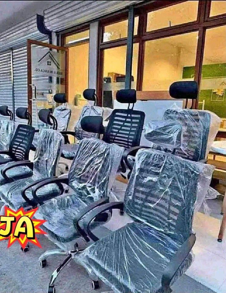 office chair (Category: Chairs) located in Manila. Submitted by asstditems (Listing ID 1460753088, Image 3). Description: .