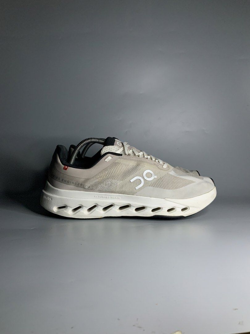 On CloudNext (Category: Sneakers) located in Cavite. Submitted by kalye_footwear (Listing ID 1460728480, Image 2). Description: - Brand: On Running - Model: Next - us 9 / Euro 42.5 / Cm 27 - Colorway: Light Grey/White - Key Features: Swiss Engineering, CloudTec Phase midsole - Branding: “On Running” text on heel - Ideal for: Running, everyday wear .