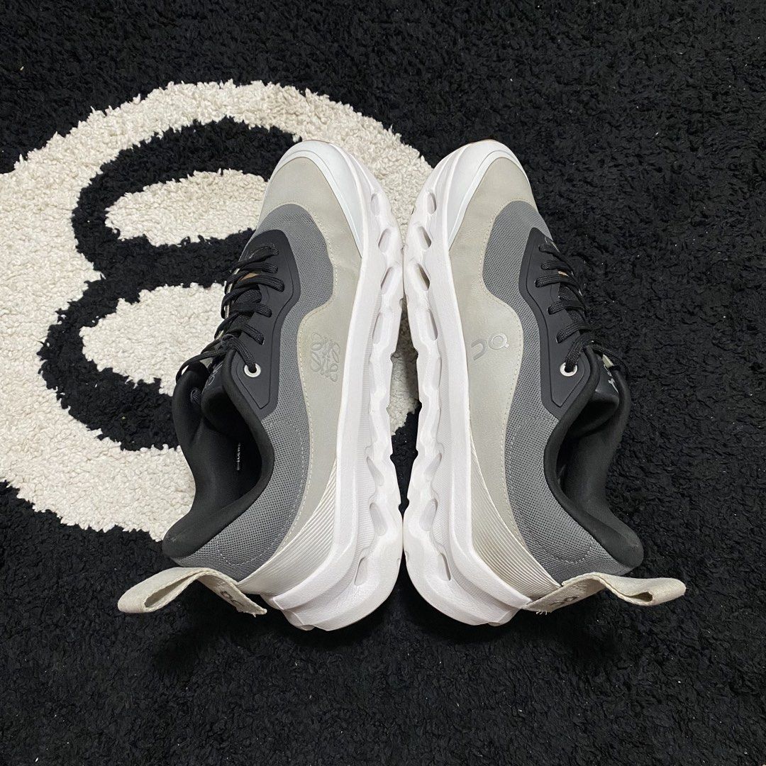 On Cloudtilt 2 Loewe (Category: Sneakers) located in Danao, Cebu. Submitted by sneaks_cebu (Listing ID 1460914476, Image 3). Description: On Cloudtilt 2 Loewe Size 10us 28cm -minor rubs and sockliner Php 10,350 .