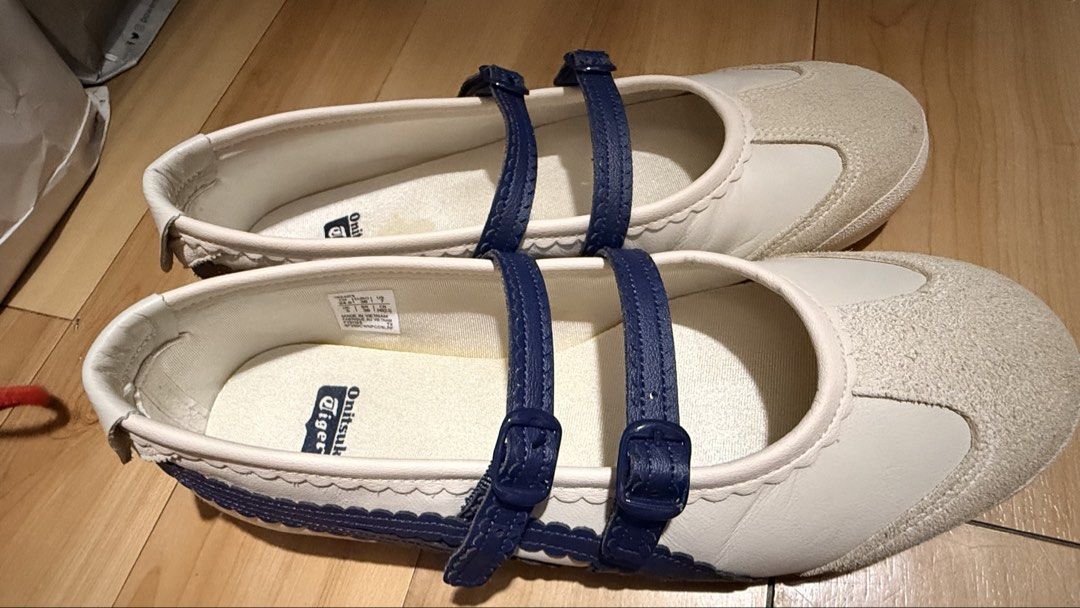 Onitsuka Mexico TGRS (Category: Announcements) located in Makati City. Submitted by ara.apple12-25883 (Listing ID 1460792422, Image 1). Description: US 7 from Osaka Japan Use once only With box and tag in very good condition too RFS: too big for me .