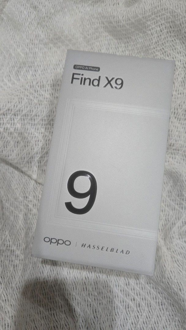 OPPO Find X9 Titanium Grey 512 GB (Category: OPPO) located in Manila. Submitted by lilmissangeline (Listing ID 1460805011, Image 1). Description: - Brand new, back in box - In original box and Sun Yingsha Limited Edition Gift Box - Had to take an unboxing video for work so the box is open but I never actually used the phone for personal use.