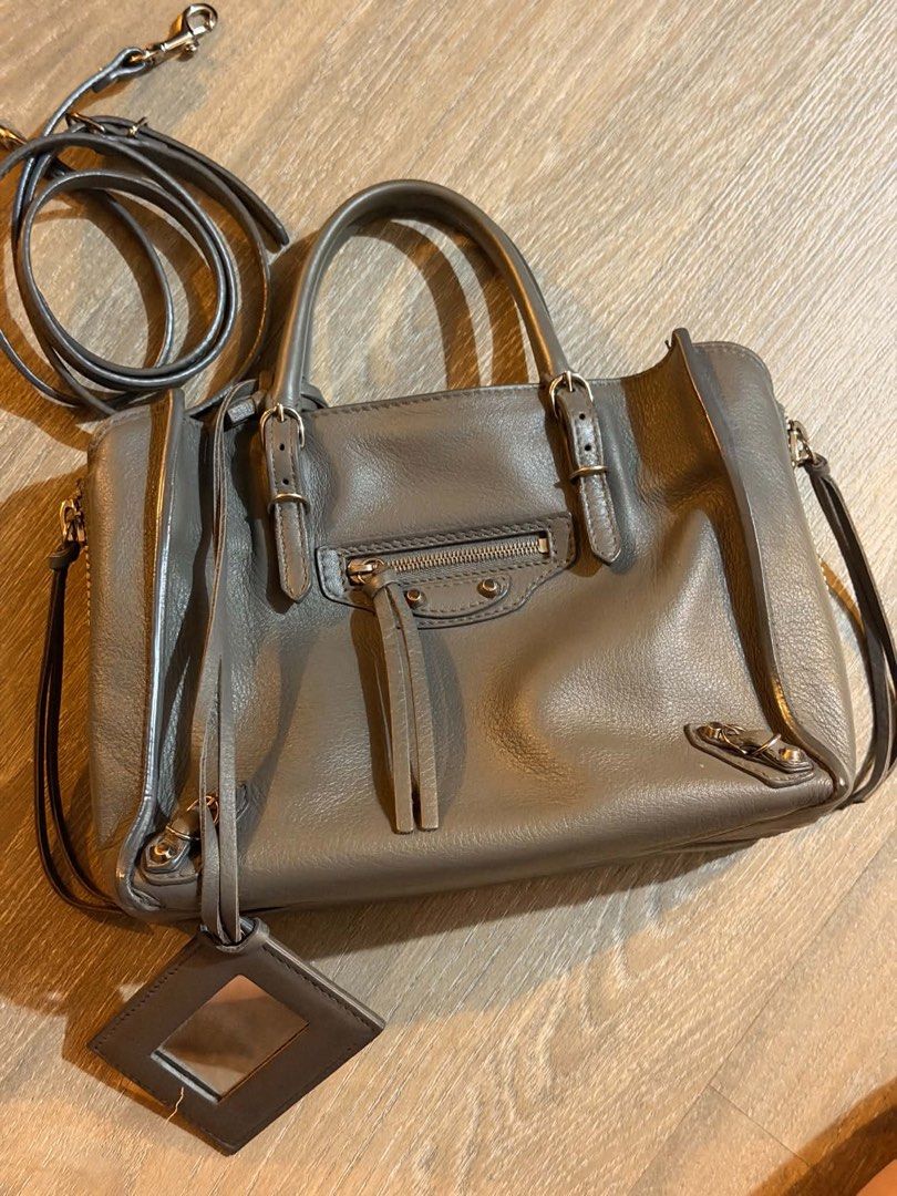 Original Balenciaga Papier Gray Bag (Category: Luxury Bags & Wallets) located in Cavite. Submitted by authenticbagshavenbyvalg (Listing ID 1460884954, Image 1). Description: Original 💯 very good condition minor lip area flaws no major issue.