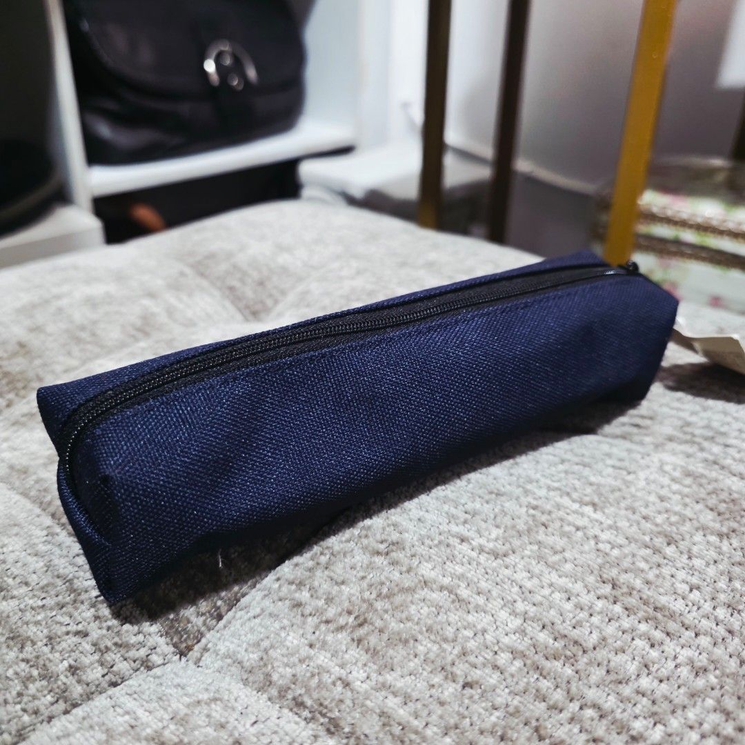 Original Dickies Japan Long Pencil Pouch (Category: Purses & Pouches) located in Binangonan. Submitted by makoleksyon (Listing ID 1460908349, Image 3). Description: brand new not used bought in Japan size : H-1.5 x W-7 x D-2 inches 100% original money back guarantee.