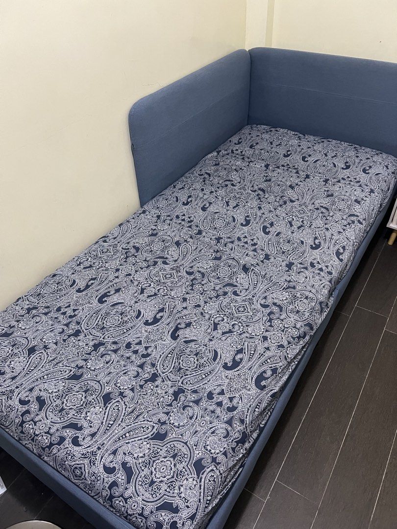 Original IKEA Bed Frame + Mattress ( 90x200) (Category: Bed Frames & Mattresses) located in Las Pinas. Submitted by akosipastor (Listing ID 1460829123, Image 1). Description: BLÅKULLEN 90×200 bed frame + ÅSVANG 90×200 mattress Bought last 2023 Bed sheet (in picture) - Freebie Minor issue - Natural yellowing in the interior foam but not visible outside RFS: Need bigger bed. For pick-up only .