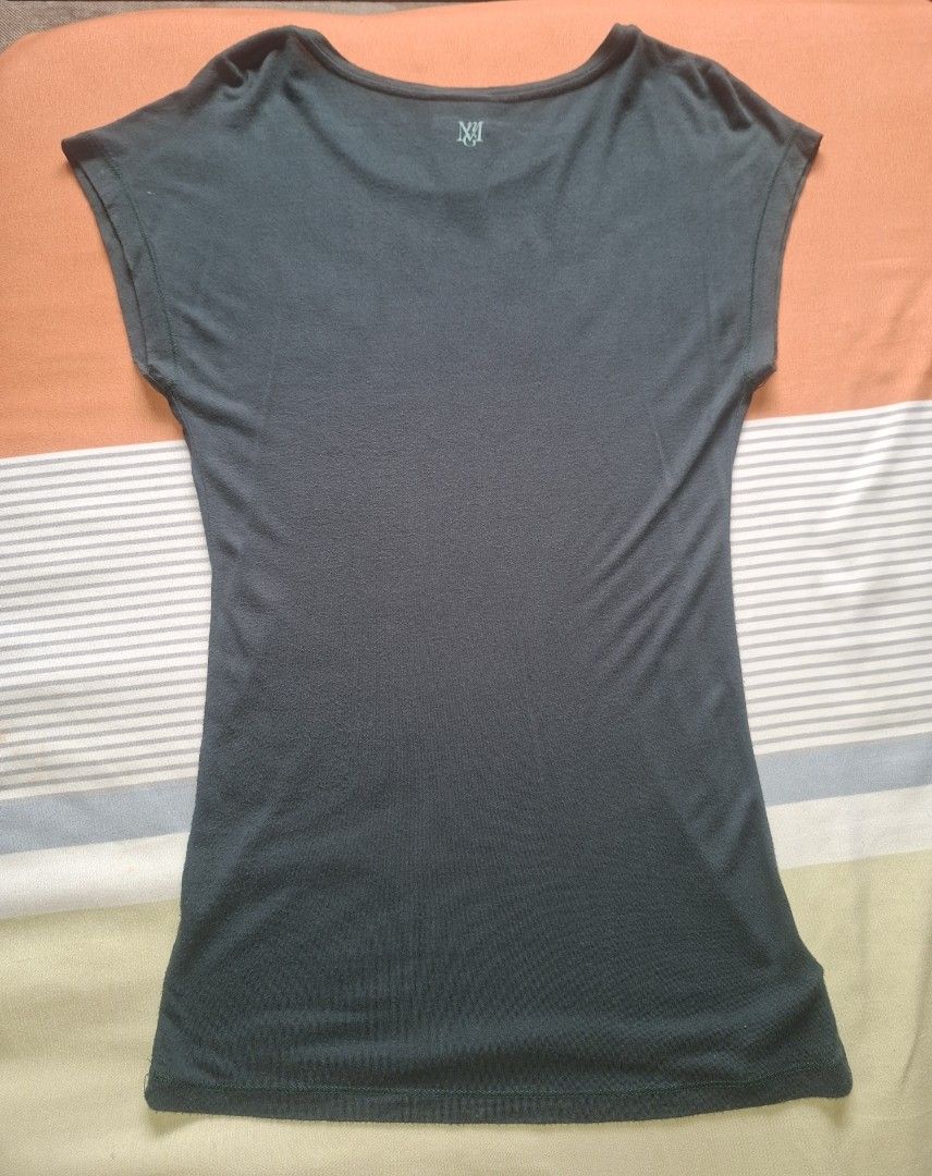 Original Mango (Category: Blouses) located in Rodriguez. Submitted by jsfashionolshop (Listing ID 1460742370, Image 3). Description: MNG blouse dark green Size S.