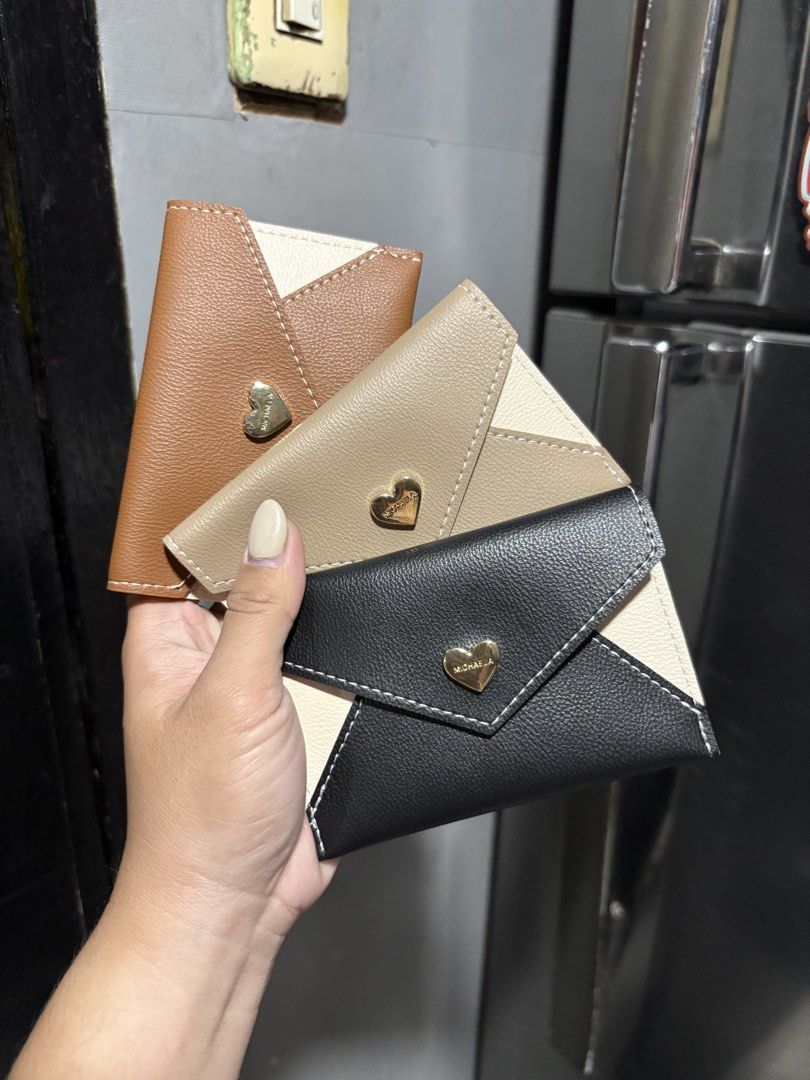 Original Michaela Slim Wallet Brandnew (Category: Wallets & Card holders) located in Manila. Submitted by hsanreii (Listing ID 1460725934, Image 1). Description: Onhand and ready to ship.