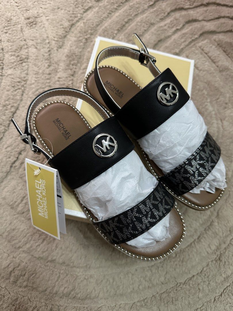 Original MK Sandals (Category: Sandals) located in Antipolo. Submitted by _prelovedkikay (Listing ID 1460835675, Image 3). Description: Brand New 💯 Original Size 6.5 / 23.5cm .