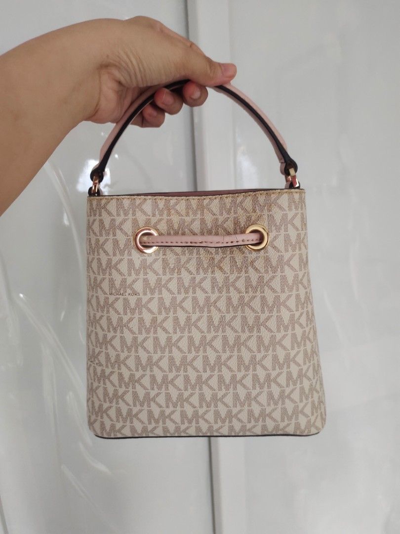 ORIGINAL MK SURI (Category: Cross-body Bags) located in Cabanatuan. Submitted by shoppbbykk (Listing ID 1460722947, Image 2). Description: .