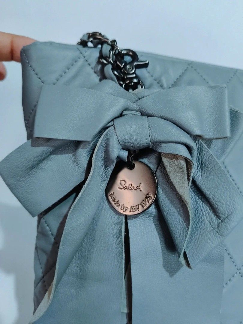 Original Salad Quilted Leather Bow Shoulder Bag (Category: Shoulder Bags) located in Caloocan City. Submitted by secondhand_shop2 (Listing ID 1460745798, Image 3). Description: Sale! Almost new Original SALAD Medium size Pure genuine leather ykk zippers 📌First to pay!.