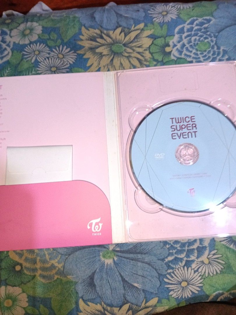 ORIGINAL TWICE SUPER EVENT ALBUM 2017 (Category: CDs & DVDs) located in Manila. Submitted by toshinome (Listing ID 1460755152, Image 3). Description: ✅: Can Negotiable ✅: COMPLETE 9 PCS ✅: READABLE DISC.