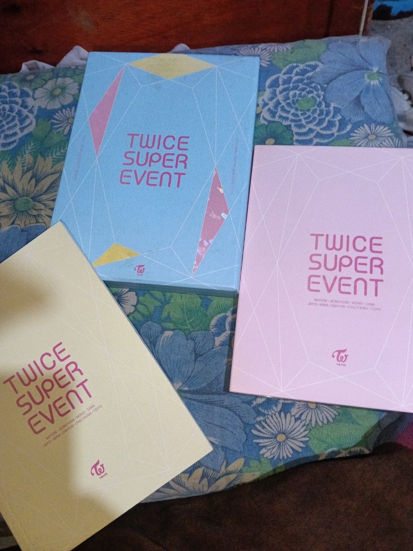 ORIGINAL TWICE SUPER EVENT ALBUM 2017 (Category: CDs & DVDs) located in Manila. Submitted by toshinome (Listing ID 1460755152, Image 2). Description: ✅: Can Negotiable ✅: COMPLETE 9 PCS ✅: READABLE DISC.