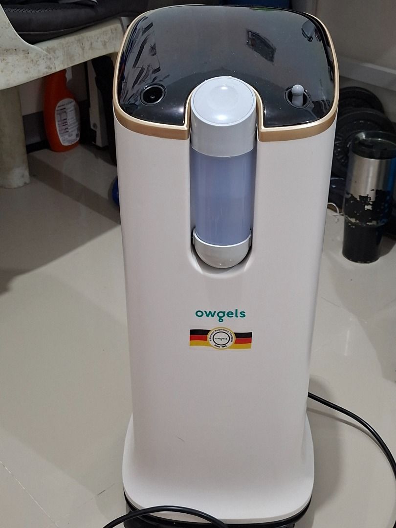 Owgels OZ-3-08GW0 Oxygen Concentrator (Category: Medical Supplies & Tools) located in Manila. Submitted by prettyche44231 (Listing ID 1460830051, Image 1). Description: - Model: Owgeks OZ-3-08GW0 Oxygen Concentrator - Rated Voltage/Frequency: AC 110V/127V/220V/240V (Versatile compatibility) - Input Power: 250VA (Energy efficient) - Max Oxygen Flow Rate: 3L/min - Oxygen Concentration: 90%(V/V) at max flow - Manufacturer: Guangdong Owgels Science &